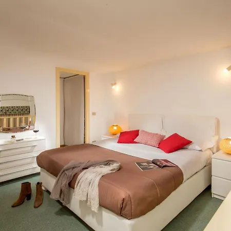 Navona White Apartment-2